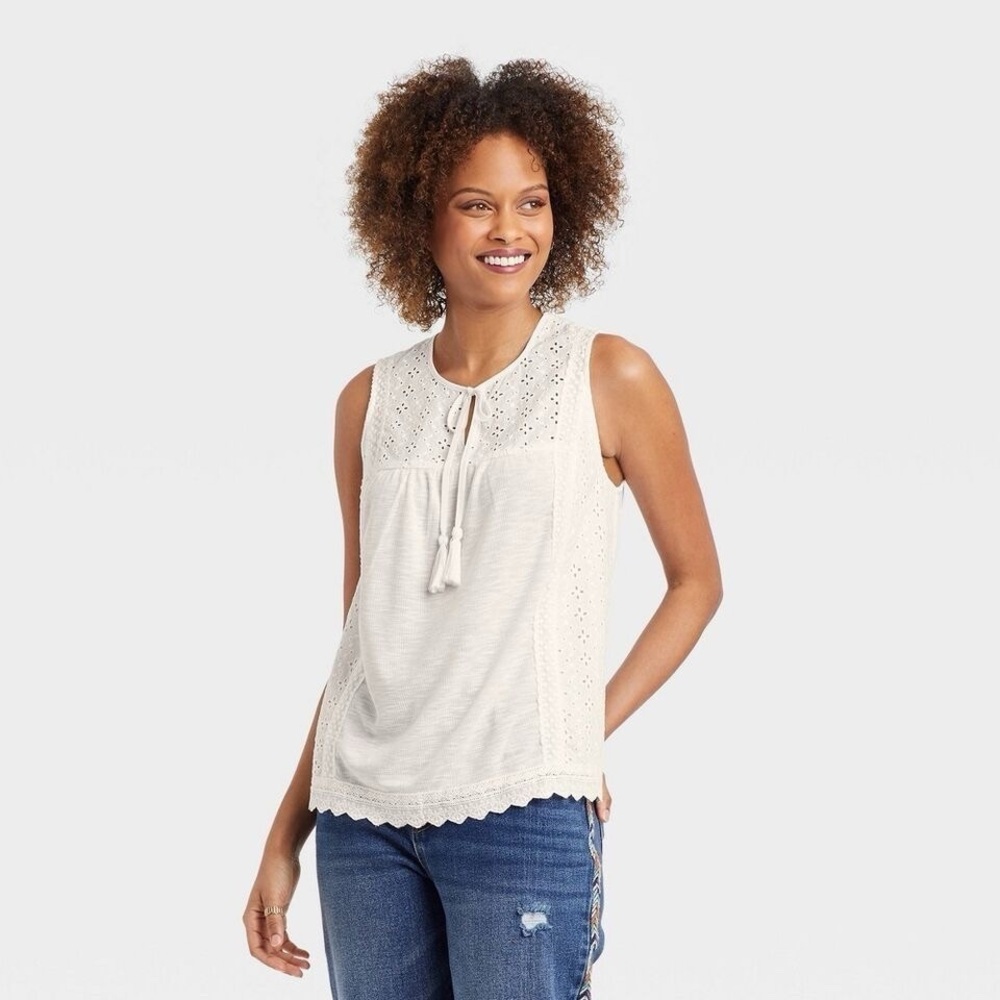 Knox Rose NWT! White Sleeveless Eyelet Tassels Tank Top Size XL